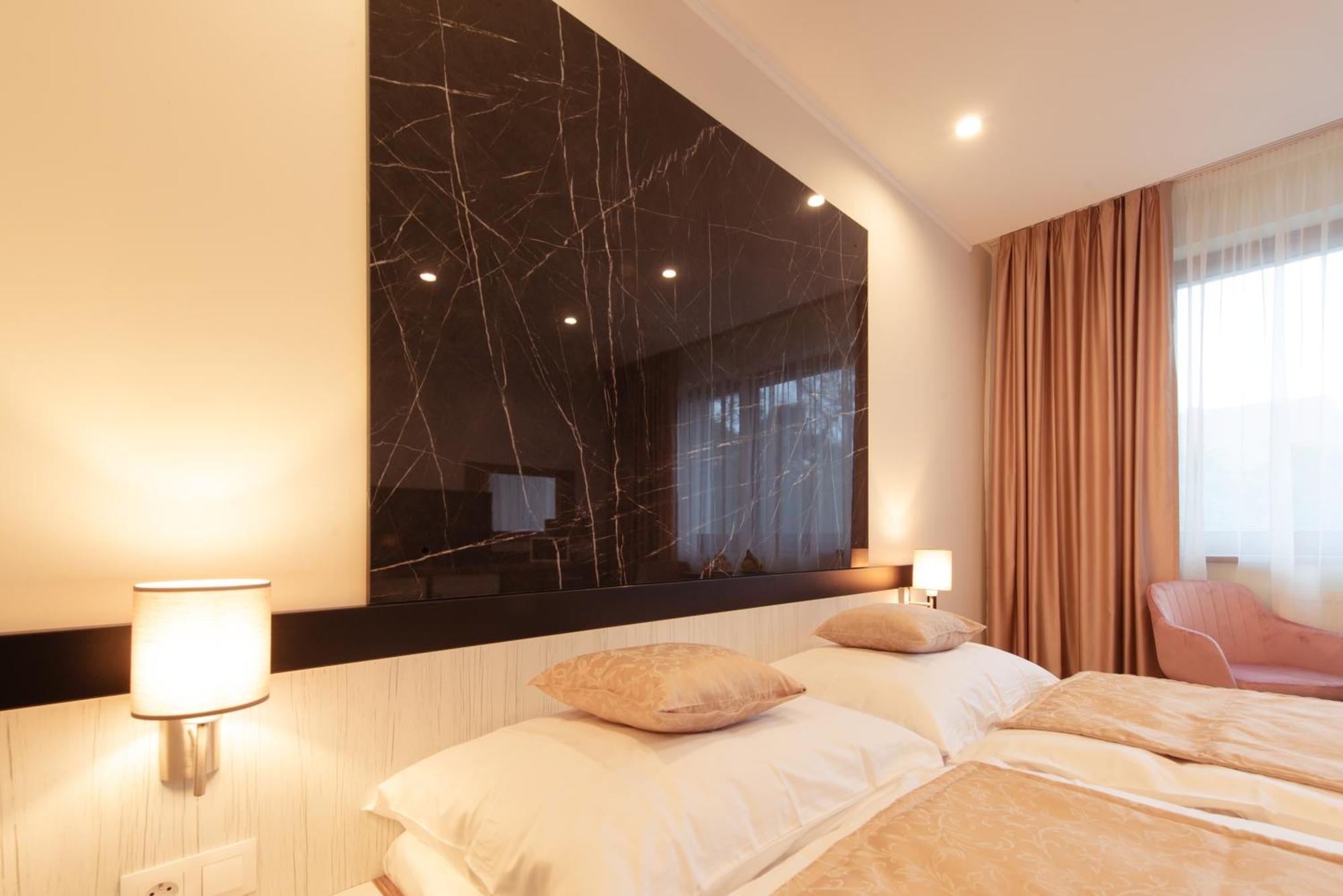 Hotel Viktor Bratislava Exteriör bild