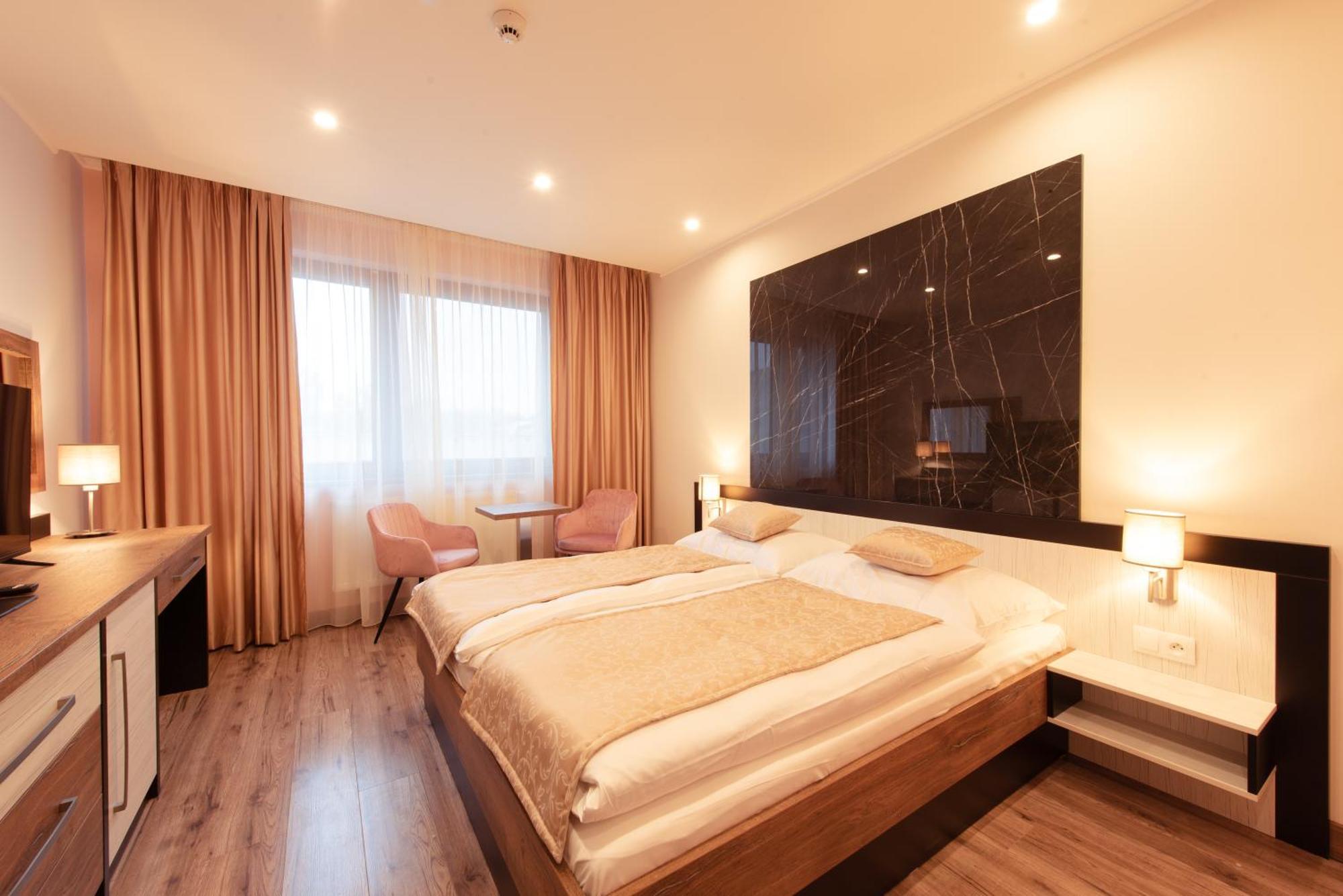 Hotel Viktor Bratislava Exteriör bild