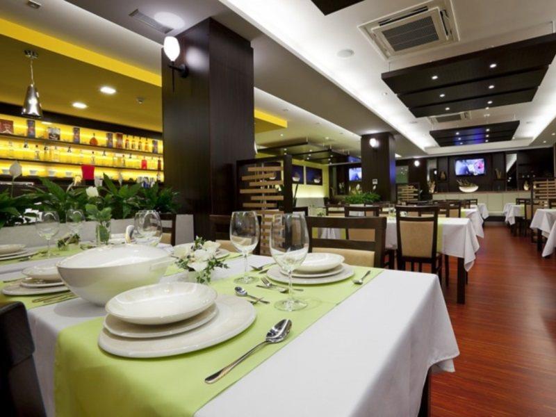 Hotel Viktor Bratislava Exteriör bild