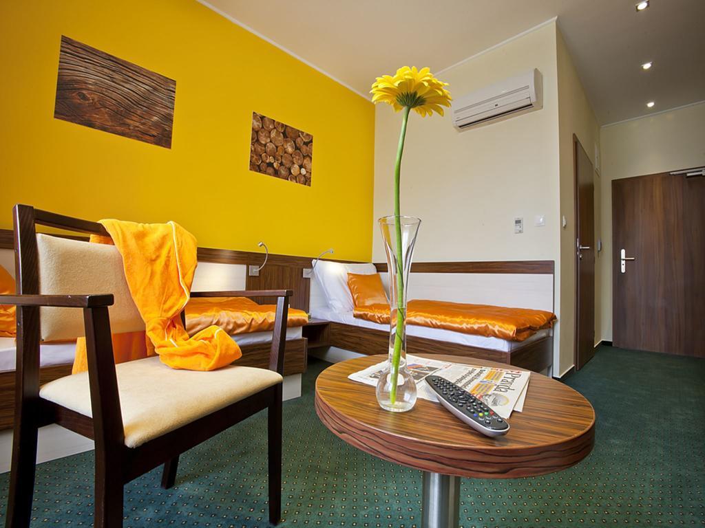 Hotel Viktor Bratislava Rum bild