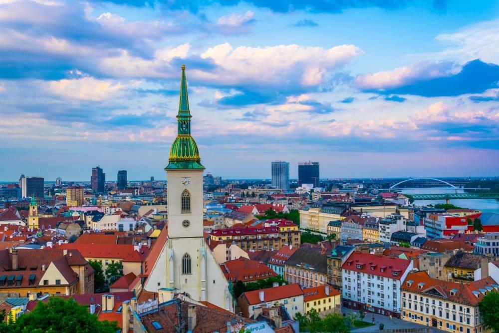 Hotel Viktor Bratislava Exteriör bild