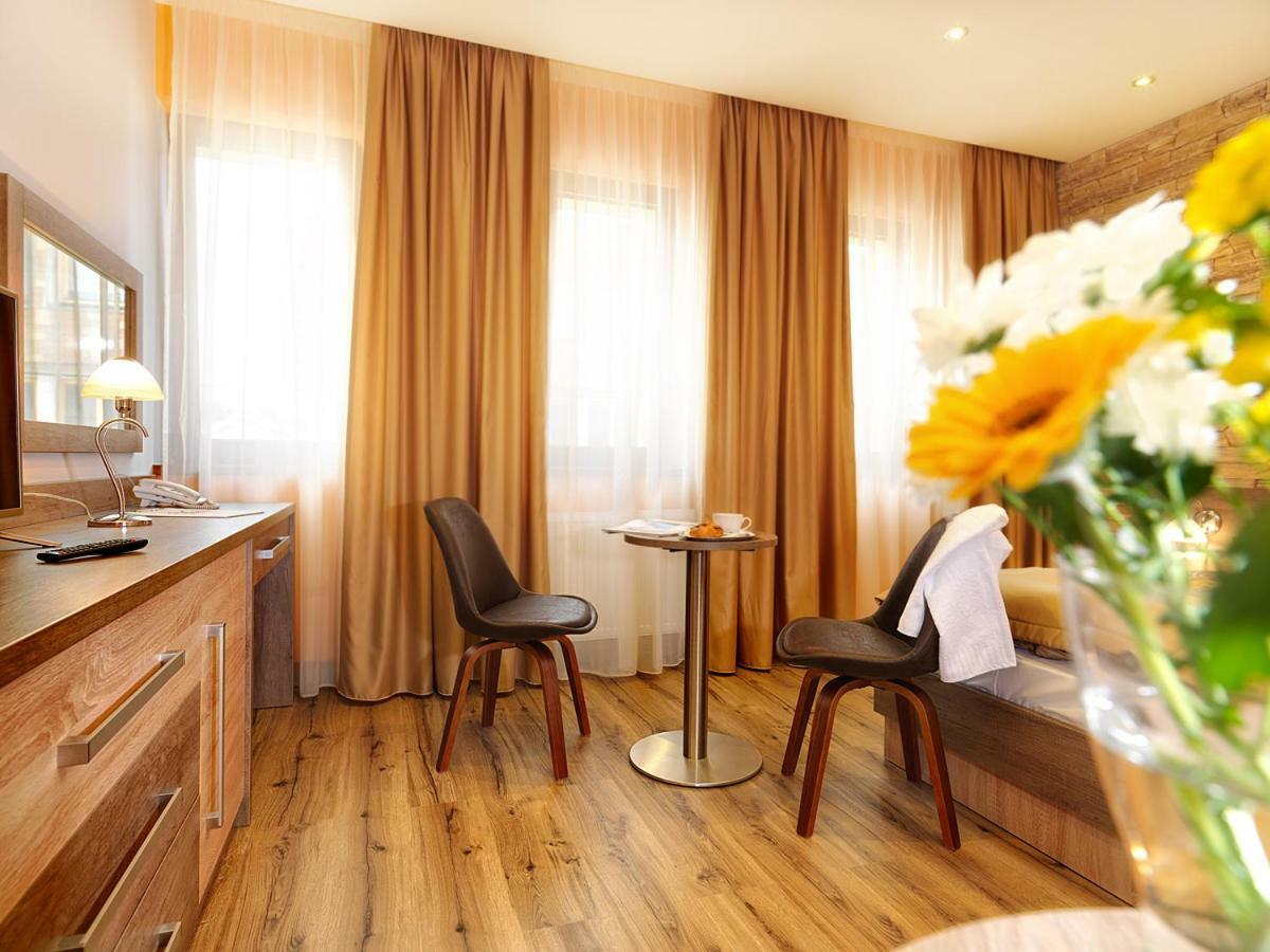 Hotel Viktor Bratislava Exteriör bild