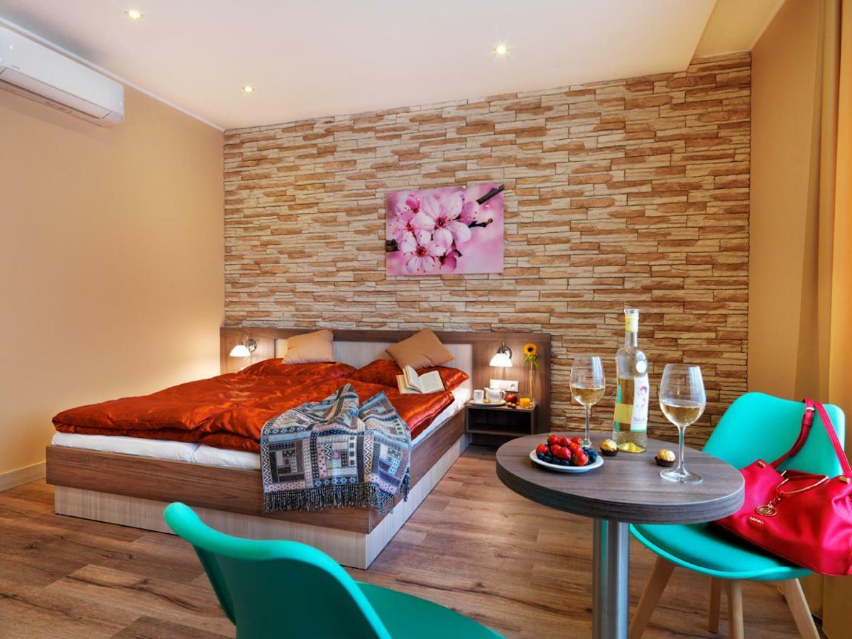 Hotel Viktor Bratislava Exteriör bild